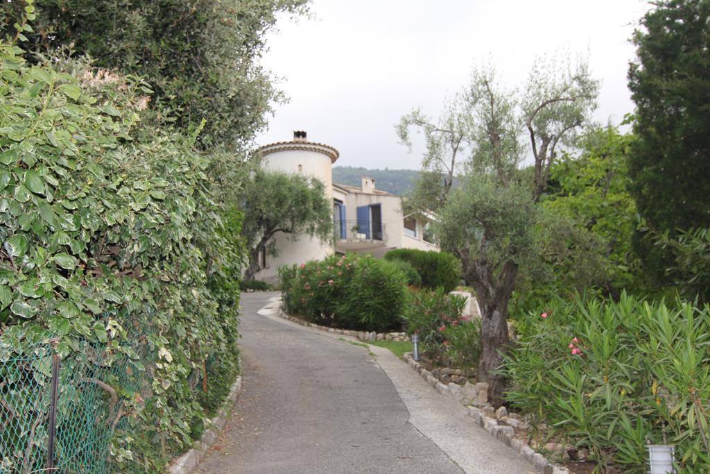 La Tourrette Bed & Breakfast Tourrettes-sur-Loup Dış mekan fotoğraf