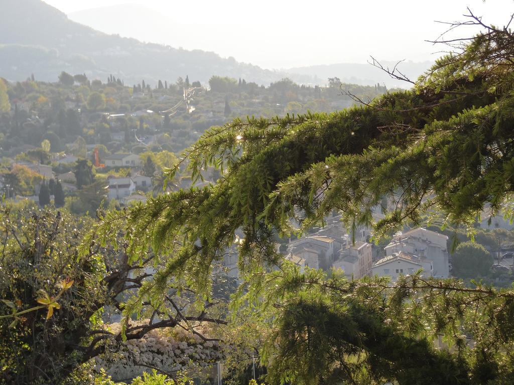 La Tourrette Bed & Breakfast Tourrettes-sur-Loup Dış mekan fotoğraf